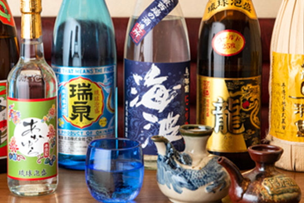 豊富な種類の「泡盛」が自慢！様々な飲み方で味わえます！